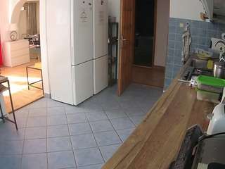 voyeurcam-julmodels-kitchen