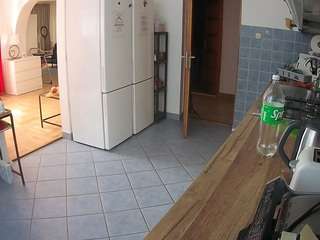 voyeurcam-julmodels-kitchen