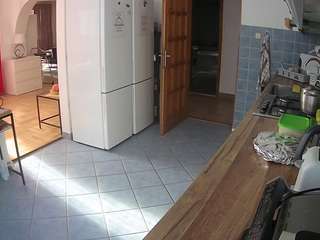 voyeurcam-julmodels-kitchen