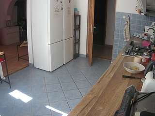 voyeurcam-julmodels-kitchen