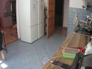 voyeurcam-julmodels-kitchen