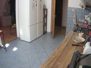 voyeurcam-julmodels-kitchen
