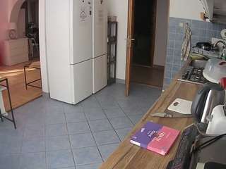 voyeurcam-julmodels-kitchen