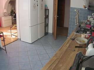 voyeurcam-julmodels-kitchen