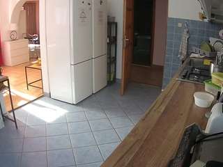 voyeurcam-julmodels-kitchen