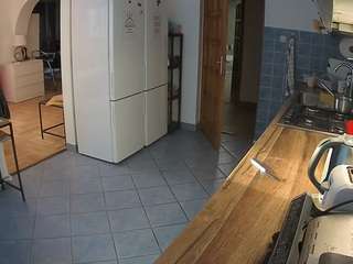 voyeurcam-julmodels-kitchen
