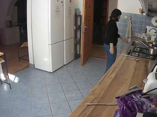 voyeurcam-julmodels-kitchen