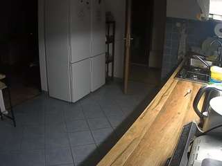 voyeurcam-julmodels-kitchen