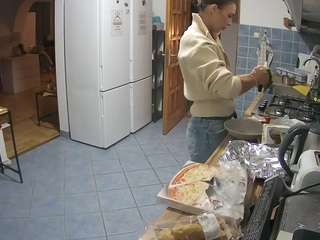 voyeurcam-julmodels-kitchen camsoda