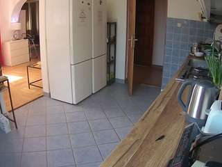 voyeurcam-julmodels-kitchen