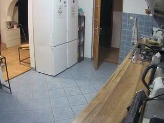 voyeurcam-julmodels-kitchen