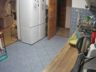 voyeurcam-julmodels-kitchen