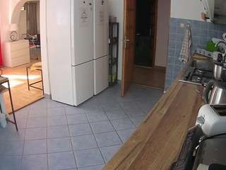 voyeurcam-julmodels-kitchen