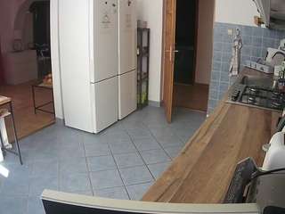 voyeurcam-julmodels-kitchen