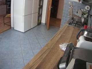 voyeurcam-julmodels-kitchen