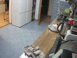 voyeurcam-julmodels-kitchen