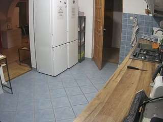 voyeurcam-julmodels-kitchen