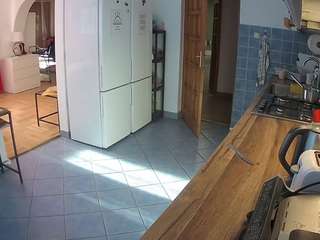 voyeurcam-julmodels-kitchen
