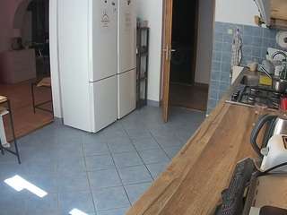 voyeurcam-julmodels-kitchen