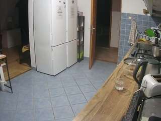 voyeurcam-julmodels-kitchen