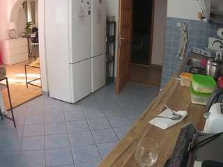 voyeurcam-julmodels-kitchen