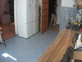 voyeurcam-julmodels-kitchen
