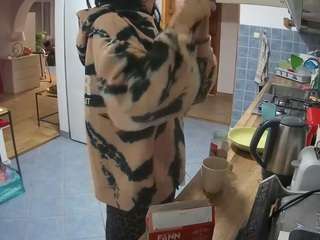 voyeurcam-julmodels-kitchen live webcam show
