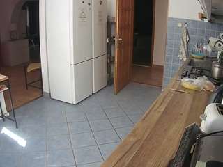 voyeurcam-julmodels-kitchen