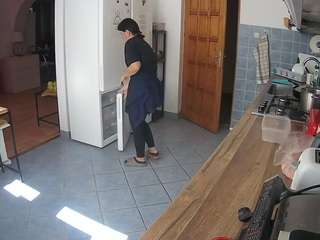 voyeurcam-julmodels-kitchen