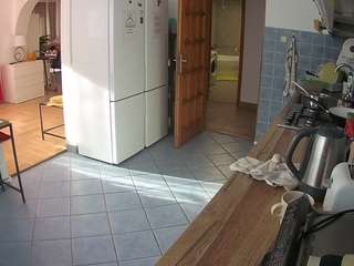 voyeurcam-julmodels-kitchen