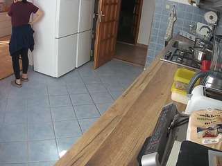 voyeurcam-julmodels-kitchen