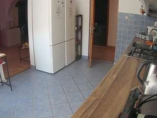 voyeurcam-julmodels-kitchen