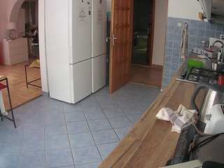 voyeurcam-julmodels-kitchen