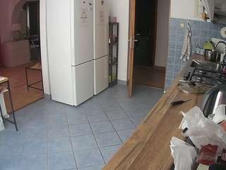 voyeurcam-julmodels-kitchen