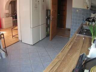voyeurcam-julmodels-kitchen