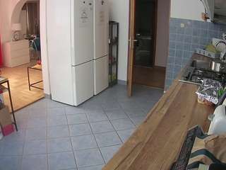 voyeurcam-julmodels-kitchen