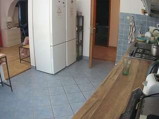 voyeurcam-julmodels-kitchen live profile