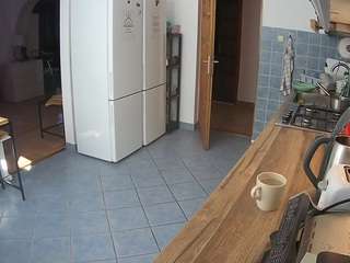 voyeurcam-julmodels-kitchen live profile