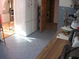 voyeurcam-julmodels-kitchen live profile