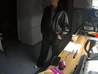 voyeurcam-julmodels-kitchen