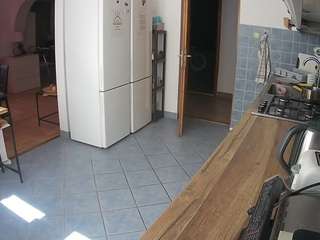 voyeurcam-julmodels-kitchen
