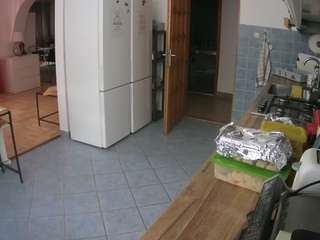 voyeurcam-julmodels-kitchen