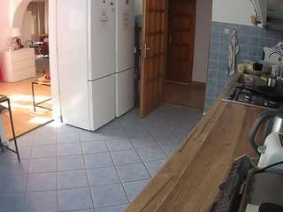 voyeurcam-julmodels-kitchen