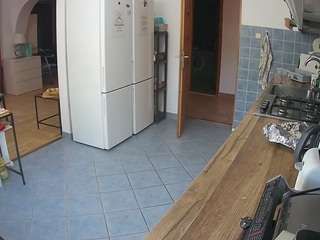 voyeurcam-julmodels-kitchen