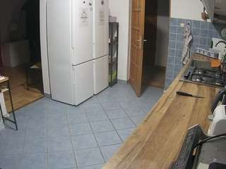 voyeurcam-julmodels-kitchen