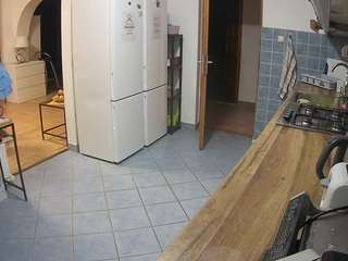 voyeurcam-julmodels-kitchen