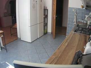 voyeurcam-julmodels-kitchen