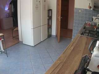 voyeurcam-julmodels-kitchen