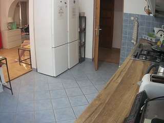voyeurcam-julmodels-kitchen