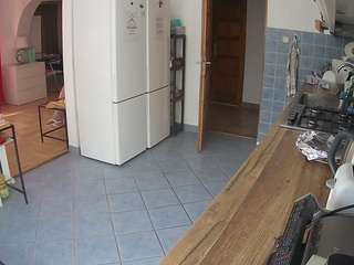 voyeurcam-julmodels-kitchen